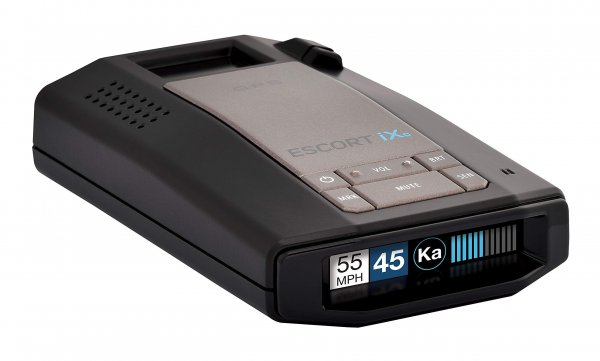 Ползването на антирадари - тоест устройства, блокиращи сигнала на полицейските радари - е незаконно в България и ЕС като цяло. Ползването на радарни детектори, които да ви предупреждават по-отрано за полицейските камери, обаче е допустимо. В случая с Escort тази функция върви в комплект с GPS и карти, така че устройството да ви алармира своевременно и за стационарни камери, както и за населени места и опасни участъци, в които да намалите скоростта. Освен това е свързано чрез приложение с всички останали устройства на същия производител, така че има доста информация какво се случва по пътищата. 
Струва около 700 лева
