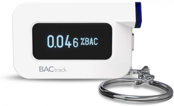 България е от страните, които все пак позволяват минимална употреба на алкохол преди шофиране (до 0.50 промила). Но това понякога е подвеждащо - една и съща доза питие може да даде различни концентрации в зависимост от това какво сте яли, за колко време сте я изпили и дори колко уморени се чувствате. Преносимите дрегери като този могат да ви избавят от съмненията. Не забравяйте, че при положителна проба вие ще сте отговорни за всякакви злополуки - дори да са реално причинени от друг. 
Струва около 100 лева
