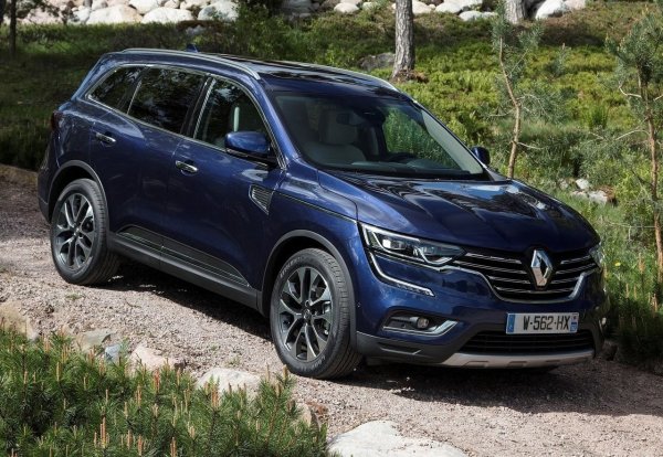 Въпреки доброто оборудване и доста удобното окачване, Renault Koleos бързо губи цената си от първите години на експлоатация. Причини - слабо търсене на големи френски кросоувъри, неизразителен дизайн, както и скъпи резервни части в сравнение с конкурентите. След 3-4 години Koleos може да загуби до 45% от стойността си.