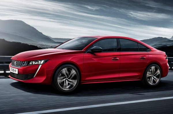 Седан, който трябваше да бъде отговорът на германците в клас D, но не оправда очакванията. Доброто управление и дизеловите двигатели не спасяват ситуацията. Високата цена на ремонта, ниското търсене и слабата репутация на марката в областта на надеждността са причините за бързия спад на цената. След 3 години минусът може да бъде 45-50%.