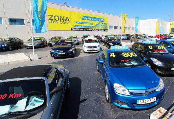 Испанските шофьори са на второ място в Европа по изминати километри годишно - средно по 29 017. Това е логично при по-големите разстояния в страната, а относително по-ниският жизнен стандарт кара хората да държат колите си по-дълго, отколкото в Северна Европа. 
