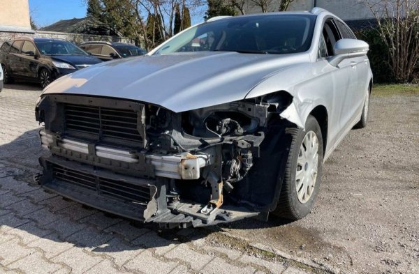 Най-ниският показател в изследването на CarVertical е за проверяваните автомобили с произход от САЩ - само 16 941 км среден пробег. Но от компанията уточняват, че това е подвеждащ резултат. В Америка се кара значително повече, но мнозинството от автомобилите, които се внасят на старо в Европа, са претърпели тежки удари или други щети. Много високата цена на монтьорския труд отвъд Океана ги прави изгодни за износ. 
