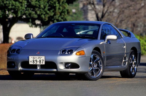 През 1994 г. компанията представя олекотена модификация MR (Mitsubishi Racing) без ABS, напълно контролирано шаси и активна аеродинамика, но пък с туин-турбо двигател. Спирачките AP Racing с шестбутални апарати се предлагат срещу допълнително заплащане. Като цяло, отличен вариант за писта за тези, които искат да пилотират именно Mitsubishi.
