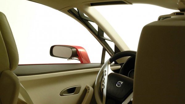 От показаните на този прототип разработки в стандартните модели на Volvo място намират проекционният дисплей, системата за контрол на &bdquo;слепите&ldquo; зони и предупреждение за сблъсък, функцията за контрол на състоянието на водача и предупреждението за напускане на лентата на движение. Освен това, при SCC дебютира и активният круиз-контрол, който спира пред препятствие, както и активиране на мигащи аварийни светлини при рязко натискане на спирачката.

И това не е всичко &ndash; след появата на SCC стартира серийно производство на система за кръгово видео-наблюдение, инфрачервена камера за нощно виждане, както и завиващи главни светлини. Прозрачни предни стойки, подобряващи обзора, както и останалите по-нестандартни технологии си остават само на концептуалния модел.