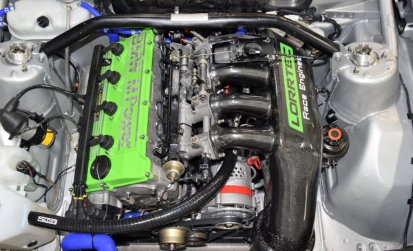 &bdquo;Писъкът&rdquo; на S14 прави от М3 много драматичен автомобил, който е дори по-успешен в пистовите надпревари, като печели редица шампионати в Австралия, Великобритания, Германия, Италия и дори европейските и световните серии.