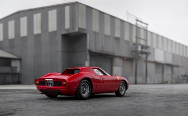 С толкова много успехи на в Льо Ман, не е изненадващо, че Ferrari кръщава кола на прочутата 24-часова надпревара. 250 LM е и сред най-желаните модели на италианската марка за всички времена, използва комбинация от средно разположен двигател и задно задвижване, а освен това повлиява върху създаването на мощни пътни автомобили - традиция, която продължава и до днес. Това е и последното Ferrari, което печели "Льо Ман" - през 1965 г.