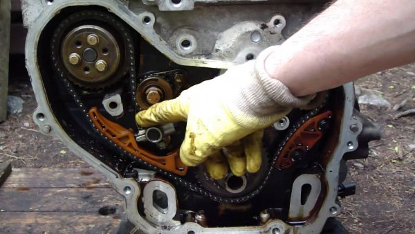 Този американски двигател с кодово название Z22SE, разработен от Chevrolet, е добре познат и в Европа - в началото на миналото десетилетие го слагаха в три модела на Opel (Astra, Vectra и Zafira), във Fiat Chroma и дори, макар и след доста модификации, в Alfa Romeo 159. 
Недостатъчната мощност бе единият му сериозен проблем, а вторият се криеше в рекордно бързо ръждясващите тапи на блока и други подобни компоненти. Всъщност несъвършенствата бяха толкова много, че при разработването на следващото поколение Ecotec през 2006 инженерите започнаха от нула, без да ползват нищичко от стария двигател. 