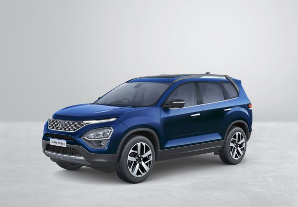 Първото поколение на Safari беше пуснато през 1998 г., като се произвеждаше до 2019 г. и беше истински SUV. Той няма рама, а двигателят е разположен напречно, а не надлъжно. Предлага се само с предно предаване, като дължината е 4661 мм, а разстоянието между двете оси – 2741 мм. Казано другояче – това е голямо и добре изглеждащо комби с увеличен пътен просвет и триредов интериор. 