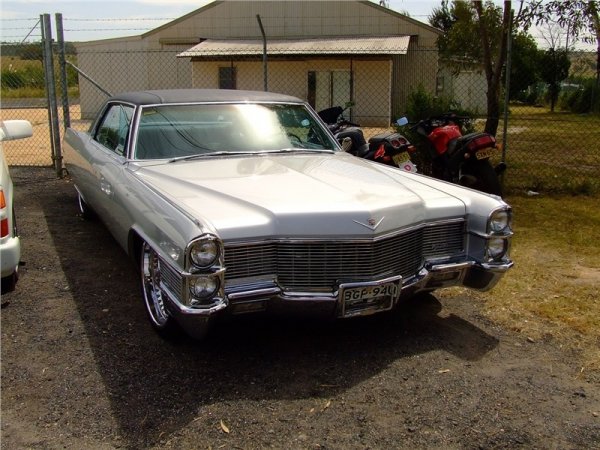 Cadillac Coupe de Ville 1965