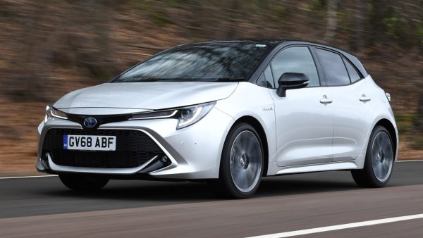 Цена – от 24 855 лири

Разход на гориво – 4,5-5,5 л/100 км

Вредни емисии – 76-89 гр/км

Пробег на електричество – стандартен хибрид