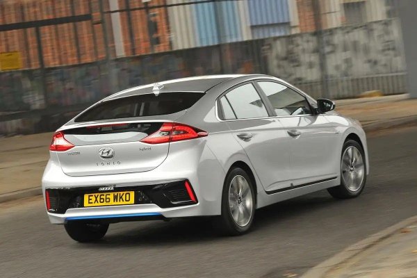 Проблемите с електромобилите и 12-волтовата батерия помрачиха Ioniq Electric. Батерията на електромобила е причина за 18% от проблемите, а 12-волтовият блок е отговорен за 29% от неизправностите. Заедно те направиха 80% от засегнатите превозни средства неуправляеми.