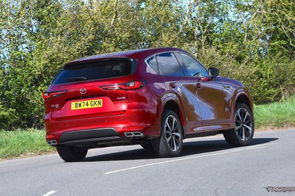 Като марка Mazda успя да завърши само в средата на таблицата за надеждност тази година, а CX-60 е отчасти отговорен за слабото си представяне. Половината от докладваните примери имаха повреда, а 27% от тях бяха с окачването. Други проблемни области включват горивната система, скоростната кутия и кормилното управление, както и 12-волтовите и хибридните батерии на версиите PHEV.