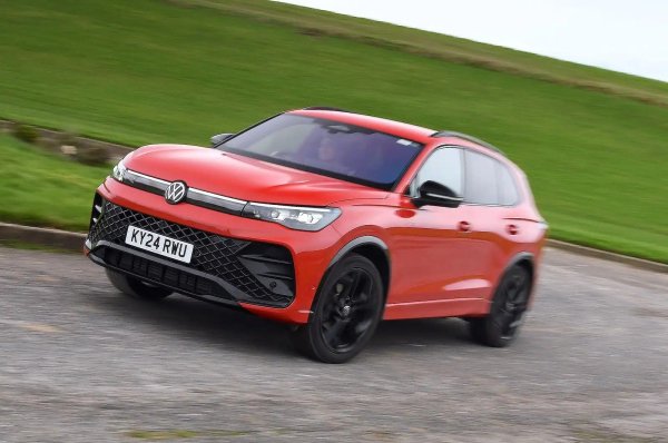 Рейтинг на надеждност - 64.2%

Най-чести неизправности: сателитна навигация/информационно-развлекателна система - 31%, спирачки - 19%, електричество без двигател - 19%. каросерия - 13%

Средна цена на ремонта: 100% безплатно

Време извън пътя: 41% повече от седмица, 31% - от един ден до седмица
