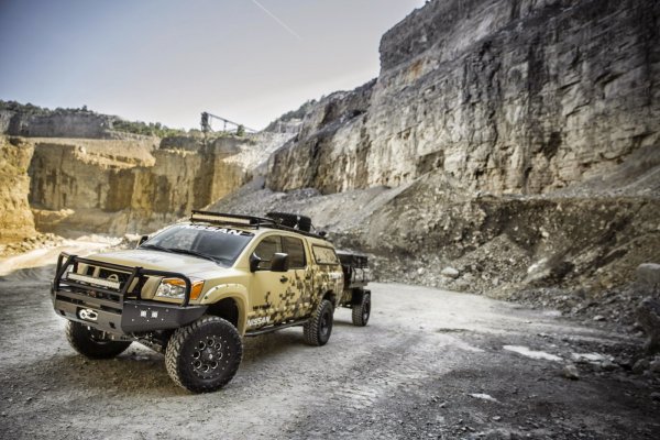 Nissan Project Titan - базиран на Titan Crew Cab PRO-4X уникален модел, създаден след анкета във Facebook