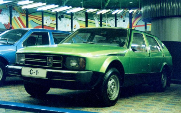 През 1974 г. се появява един много интересен образец - „Москвич-С1“ с революционен за завода дизайн, дело на Игор Зайцев. Освен серийния двигател, на машината е изпробван и 1,7-литров мотор с 85 к.с., както и нова скоростна кутия.