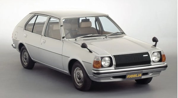 За британците от по-старите поколения абревиатурата GLC означава Greater London Council. В света на автомобилите, обаче, GLC е използван от две марки за две изключително контрастиращи превозни средства. 

Първо е при Mazda в американската версия на семеен модел, продаван в Европа като 323. На купувачите е казано, че това означава Great Liitle Car (Страхотна малка кола).