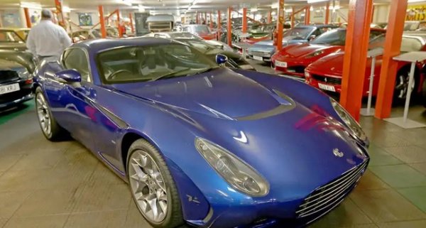 Напълно управляем и представен на автомобилното изложение в Женева през 2012 г., прототипът AC 378 GT Zagato разполага с 6,2-литров V8 с мощност 434 к.с. За съжаление проектът беше спряв. В AC смятаха, че има клиенти, които могат да си купят такава кола за 100 000 евро, но явно стрешиха. И колата си остана уникална.