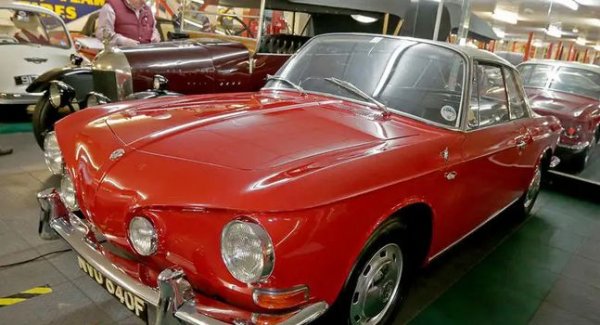 Тази кола се появи, когато италианската дизайнерско ателие Ghia предложи свой вариант на модела, който след това беше подобрен от Karmann. Тази кола е известна като Type 14, но това е много по-редкият Type 34, базиран на модела VW 1500. Само 42 000 от тях са произведени в сравнение с около 450 000 Type 14.