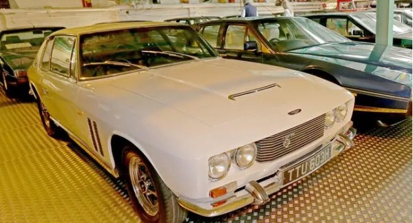 FF беше и първата колекционерска кола, която Дудинг придоби. Гози автообил беше напълно реставриран в началото на 90-те години. Всеки FF има 6,3-литров Chrysler V8 и задвижване на четирите колела, плюс механичен ABS, разработен от Dunlop.