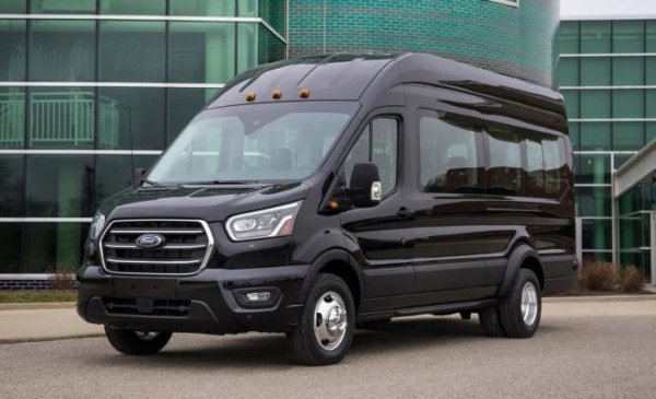 След 61 регистрации през януари Ford постига 72 през февруари. Спадът на годишна база е 33%. Регистрациите с N1 са 51. 
Най-продавана е лекотоварната гама, и особено Transit - 26, и Transit Custom - 22.
Леките автомобили са доста по-назад: Focus - 14, Fiesta - 12, Ranger - 9, Ecosport - 9, Kuga - 7, Mondeo - 5. 
