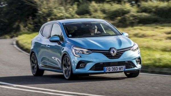 Близо 50% спад в регистрациите на Renault през февруари спрямо януари. През миналата година за първите два месеца продажбите са били 358. 
Първенецът по продажби очаквано е Clio - 103 автомобила. Следват Master - 91, Captur - 41, Megane - 34, Trafic - 21. 
