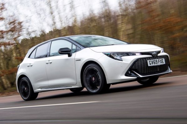 Японската марка забавя малко темпото след много силния януари, но въпреки това успява на практика да повтори миналогодишните си резултати (спад от едва три автомобила). Регистрираните с N1 автомобили са 38. 
Най-продавана е Corolla - 187, пред CH-R - 104, Yaris - 78, RAV4 - 55, Aygo - 37, Hilux - 30, Land Cruiser - 17. 
