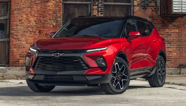 Близо век това бе най-големият производител на автомобили в света, но след финансовата криза през 2008 GM смени радикално политиката и се отказа от всички марки и пазари, които не носеха достатъчно висока печалба. Сега компанията е едва една трета от това, което беше като производство, но пък печалбите са завидни, а маржът за 2022 достига 9.2%. Лъвският пай от приходите идва от продадените 1.1 милиона големи пикапа. Най-големият пазар е САЩ, следван от Китай - двата заедно държат 77% от доставките към края на 2022. 

Приходи: 143 млрд. евро
Нетна печалба: 9.02 млрд. евро
Печалба на акция: 5.59 евро
Продажби: 3.579 млн. автомобила
