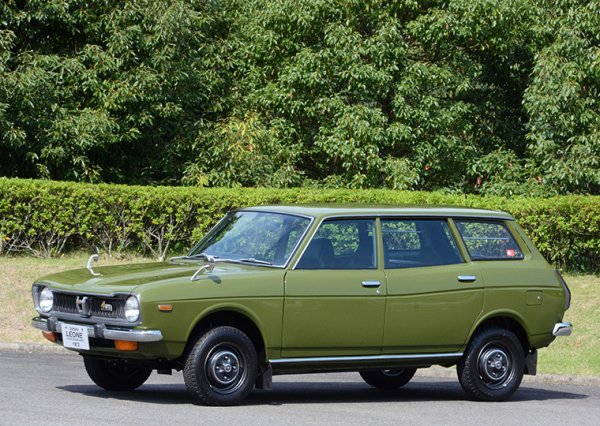 Тази комби версия, появила се година след обикновеното Leone, е първият масов автомобил, в който 4х4 системата е поставена не за офроуд или за състезания, а за да улесни ежедневната употреба - особено в райони с чести снеговалежи. Макар да не е кой знае колко добре сглобена и да е склонна към ръжда, колата има такъв успех, че Subaru решава да инвестира повече в двойно задвижване, и да го предлага във всичките си модели. 
