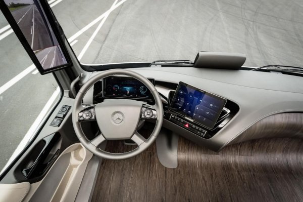 Mercedes-Benz Future Truck 2025 