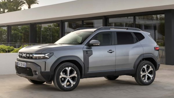 Новата Dacia Duster дебютира през последните седмици на 2023 г. и резултатът на модела се е променил - той си остава един от най-популярните SUV в Европа. През първите два месеца на 2024 г. продажбите достигнаха 89 435 единици, което е годишен ръст от 3%.
