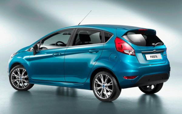 1.2, 1.4 и 1.6-литровите бензинови мотори принадлежат към семейството Sigma, това са редови четирицилиндрови агрегати с чугунен блок, задвижване с ангренажен ремък и разпределено впръскване на горивото. Ресурсът на тези агрегати е сравнително голям -  250 хиляди км. От дребните проблеми могат да се отбележат изтичане на масло от капака на клапаните и проблемно задно уплътнение на коляновия вал. Най-добър е 1.6-литровия агрегат, но оптималното решение е мотор с обем 1.4 литра. 1.2-литровите версии са мудни и харчат повече, а 1.6-литровите са много редки и респективно по трудни откъм резервни части. Дизелите харчат малко, но са тромави, шумни и скъпи за ремонт.