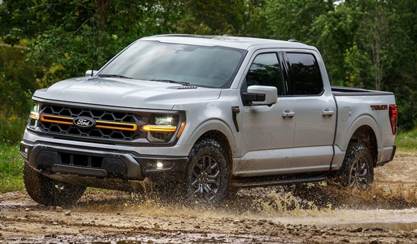 Най-продаваният автомобил в Северна Америка през повечето от последните 50 години. Присъствието на подобна грамада по тесните улички на централна София би било абсурдно, разбира се. Но извън големите градове е трудно да се устои на чисто американския чар на тази машина. Както и на цената й. 
