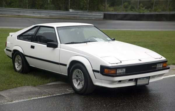 Днес Supra е просто леко префасонирано и с променени настройки BMW Z4, произвеждано на една и съща поточна линия с баварския модел във фабриката на Magna Steyr в Грац, Австрия. Но навремето това име започна славния си път като специален модел в гамата на Celica. Първата генерация се радваше на популярност основно в Япония, но второто поколение (A60) от 1981 спечели почитатели по цял свят. 
Двигателите бяха редови шестаци, но с различен работен обем и с мощност, достигаща до 180 коня. При третото поколение, дебютирало през 1986, връзката между Celica и Supra окончателно бе прекъсната, и моделът вече се наричаше само Toyota Supra. 
