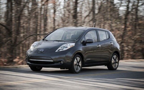 Пазарен дял в ЕV сегмента: 2.2%
Минаха 15 години от времето, когато Leaf бе най-популярният електромобил в света, почти без конкуренция. Сега японският модел е далеч назад, а от чисто новото поколение все още няма нито една регистрирана бройка в България. Всичките 146 са втора ръка, повечето - на 10 и повече години. 
