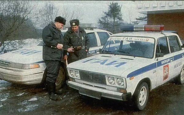 По време на горбачовската "перестройка" работилницата Lada Engineering в Толиати се заема да доработи "ладата" за нуждите на милицията. Автомобилът е снабден с 1.8-ликров двигател, развиващ 110 конски сили. Максималната скорост не се променя - все така 150 км/ч. Но ускорението се подобрява чувствително до 13 секунди от 0 до 100 км/ч - с цели 3 секунди по-бързо от стандартната ВАЗ-2106. 
