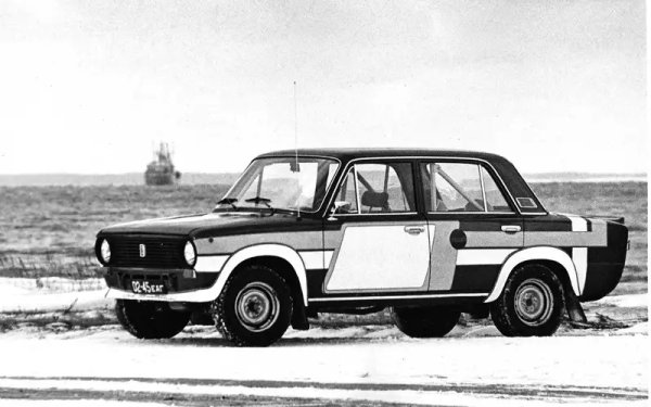 Още по-бързи версии на ВАЗ са разработвани от спортните клубове в СССР. Базираната в Естония (тогава още Естонска ССР) фирма Vihur прави своя версия на ВАЗ-21011, наречена Ralli. При нея 1.3-литровият двигател е форсиран до 88 конски сили, с двайсетина над стандартната версия. Колата е и сериозно олекотена, благодарение на което развива до 170 км/ч. 
