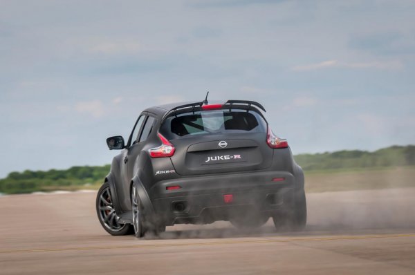 Nissan Juke-R 2015