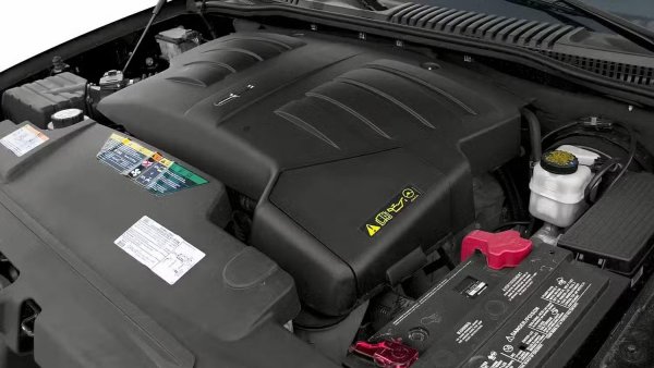 V8 двигателят, използван в Lincoln Aviator, се състои от алуминиев двигателен блок с капачки на главните лагери с шест болта и различни профили на разпределителния вал. Това позволява мощност от 302 к.с., докато при Koenigsegg CC8S тя е два пъти повече, тъй като е част от хибридна система. Агрегатът получава маслена система със сух картер, ковани бутала, ковани свързващи пръти, по-големи горивни инжектори, цели изпускателни колектори, система за всмукване на въздух и най-важното - центробежен компресор.