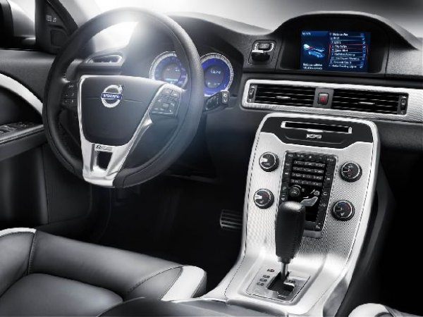 VolvoV70 R-Design 2012