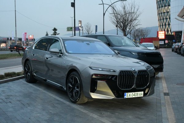 1. BMW 7 / i7 – 120.5 точки

2. Range Rover Sport – 101

3. Mercedes-Benz EQS SUV – 92 

4. Mercedes-Benz EQE – 67

5. Lexus RX – 39.5 