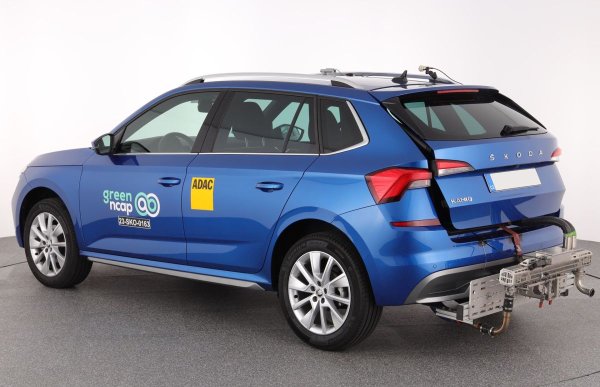 Чешкият SUV се представи по-добре от двата германски премиум-седана, като това се дължи на леките му и компактни размери. Любопитното при Kamiq е, че той не разполага с електрифициран двигател, но индексът му за чист въздух е напълно приемлив &ndash; 6,9 от максимум 10.