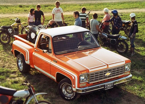 Chevrolet C-10 Half Ton Stepside Pickup 1976