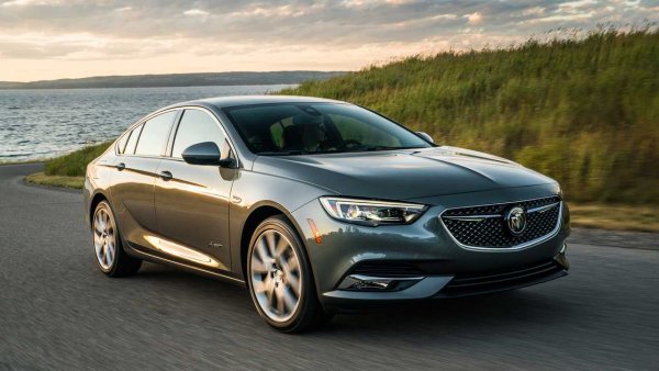 Американският близнак на последния Opel Insignia с платформа от GM се възприемаше добре от пазара отвъд Океана, но само в началото. Макар и най-добре продаваната лека кола на марката, продажбите му бяха доста по-малки от тези на кросоувърите с емблема Buick. И падна жертва на SUV-манията.