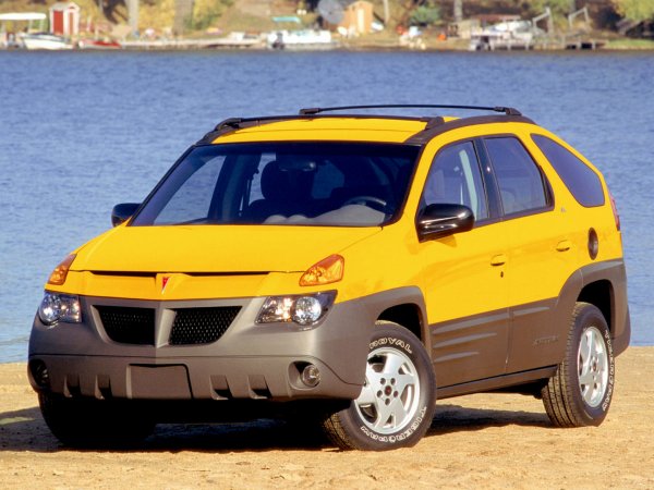 Както обикновено, на първо място в подобен списък е кросоувърът Pontiac Aztec. По правило той печели всяка класация за &bdquo;най-грозен автомобил в света&ldquo;, като едновременно с това е и с доста посредствени качества. Фактически, именно Aztec става един от последните гвоздеи, забити в ковчега на марката Pontiac. А най-странното е, че негов дизайнер е Том Питърс, който по-късно става автор на впечатляващото купе Chevrolet Corvette C7.