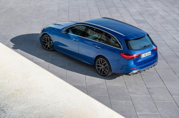 Засега от компанията избягват да коментират появата на всъдеходна версия All-Terrarin, която ще трябва да се конкурира с Audi A4 Allroad, но се очаква тя да бъде готова в края на годината. Що се отнася до модификацията AMG, подготвена от спортното подразделение на Mercedes-Benz, тя ще излезе през 2022 година, като ще получи хибридна задвижваща система с мощност от над 500 конски сили.