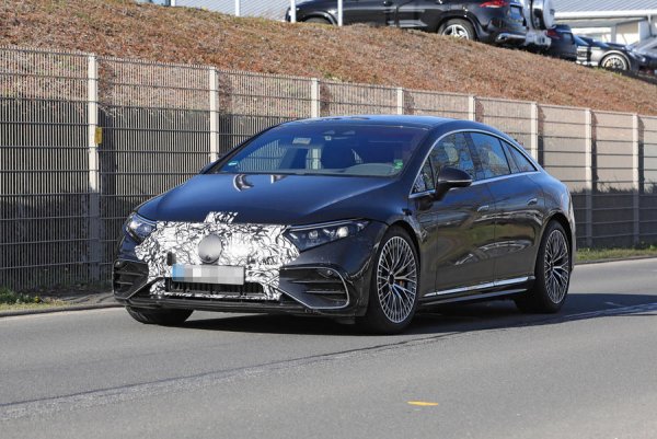 Поздразделението AMG ще използва за основа електрическия флагман EQS, за да създаде  духовен наследник на задвижвания с V12 двигагел S65, но с много по-голяма мощност от 531 к.с. Машината ще получи стилен пакет AMG, по-ниско окачване и по-силни спирачки, за да се справи с увеличените характеристики. Очакванията са, че тази версия на модела ще може да си съперничи с Porsche Taycan. 