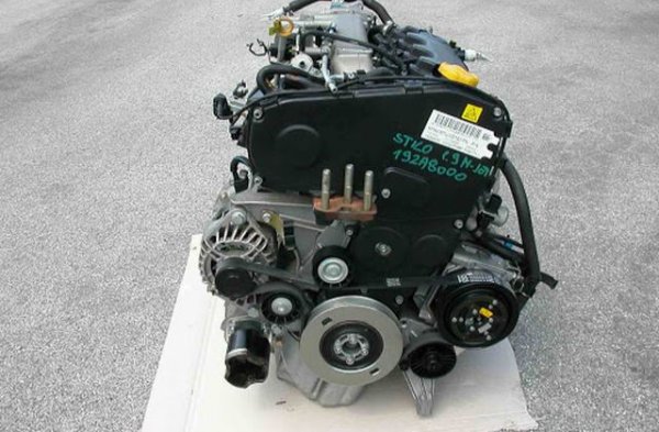 Версиите с 8 клапана даваха межд 101 и 130 конски сили мощност, а тези с 16 - между 134 и 170 коня. 
Обикновено технологичните революции носят със себе си доста ниска надеждност, особено през първите години, но 1.9 JTD се оказва завидно здрав. 
Ранните версии с по 2 клапана на цилиндър нямаха хидрокомпенсатори и се нуждаеха от периодичен реглаж, но при 16v версията има повдигачи. 
Двигателят тежи само 125 кг, но е със солиден чугунен блок и с ангренажен ремък, който трябва да се подменя на 100-120 хиляди километра пробег. 
8v моторите рядко създават каквито и да било ядове при добра поддръжка. При 16v проблемите идват основно от вихровите клапи. 
