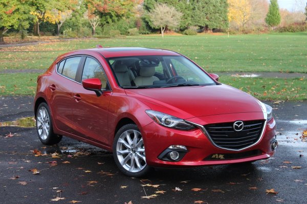 Според това проучване за надеждност, Mazda 3 (2014-2019 г.) в бензинова версия е най-надеждната семейна кола, която можете да закупите. Само 3,6% от собствениците съобщават за неизправност в колата си, като единствената проблемна област е електрическата система извън двигателя. Всички ремонти са отнели по-малко от ден.
