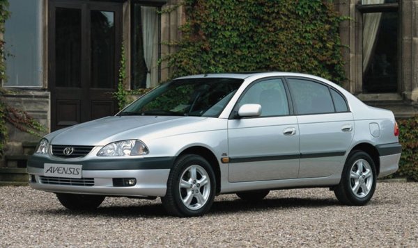 Всички европейски модели на Toyota от 1998 насам са подходящи за Е10, с две изключения:
- Avensis 2.0 1AZ-FSE, от юли 2000 до октомври 2008
- Avensis 2.4 2AZ-FSE от юни 2003 до октомври 2008
Тези два модела, както и всички отпреди 1998, трябва да ползват Е5. 
