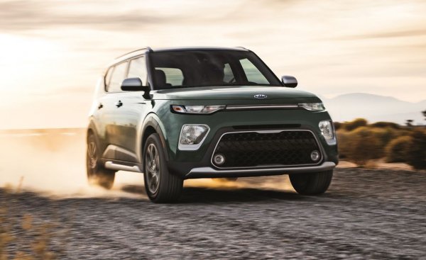 Този градски кросоувър с необичайна форма не успя да спечели сърцата на европейците, но в САЩ е доста популярен и дори два пъти спечели годишните награди на Car & Driver. Базовият модел е с 1.6-литров бензинов мотор, 149 конски сили и шестстепенна ръчна трансмисия. Недостатък е само, че дори върховите версии са само с предно предаване. 
